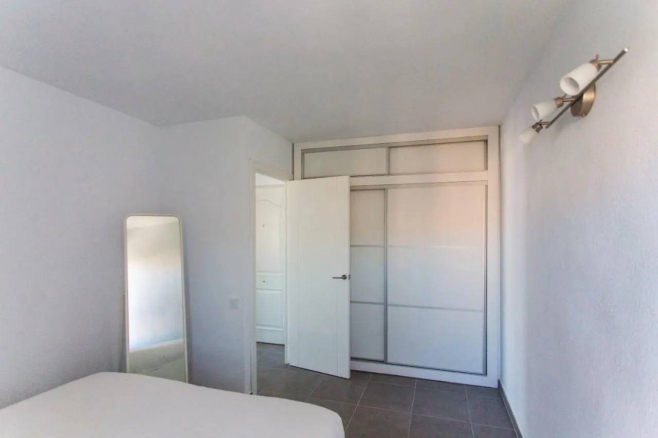 Central Apartment With Nice Views ベナルマデナ スペイン