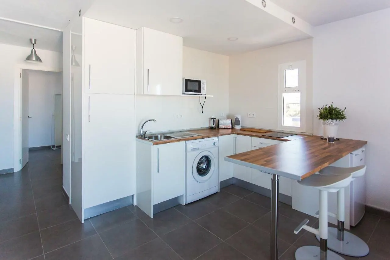 Central Apartment With Nice Views ベナルマデナ